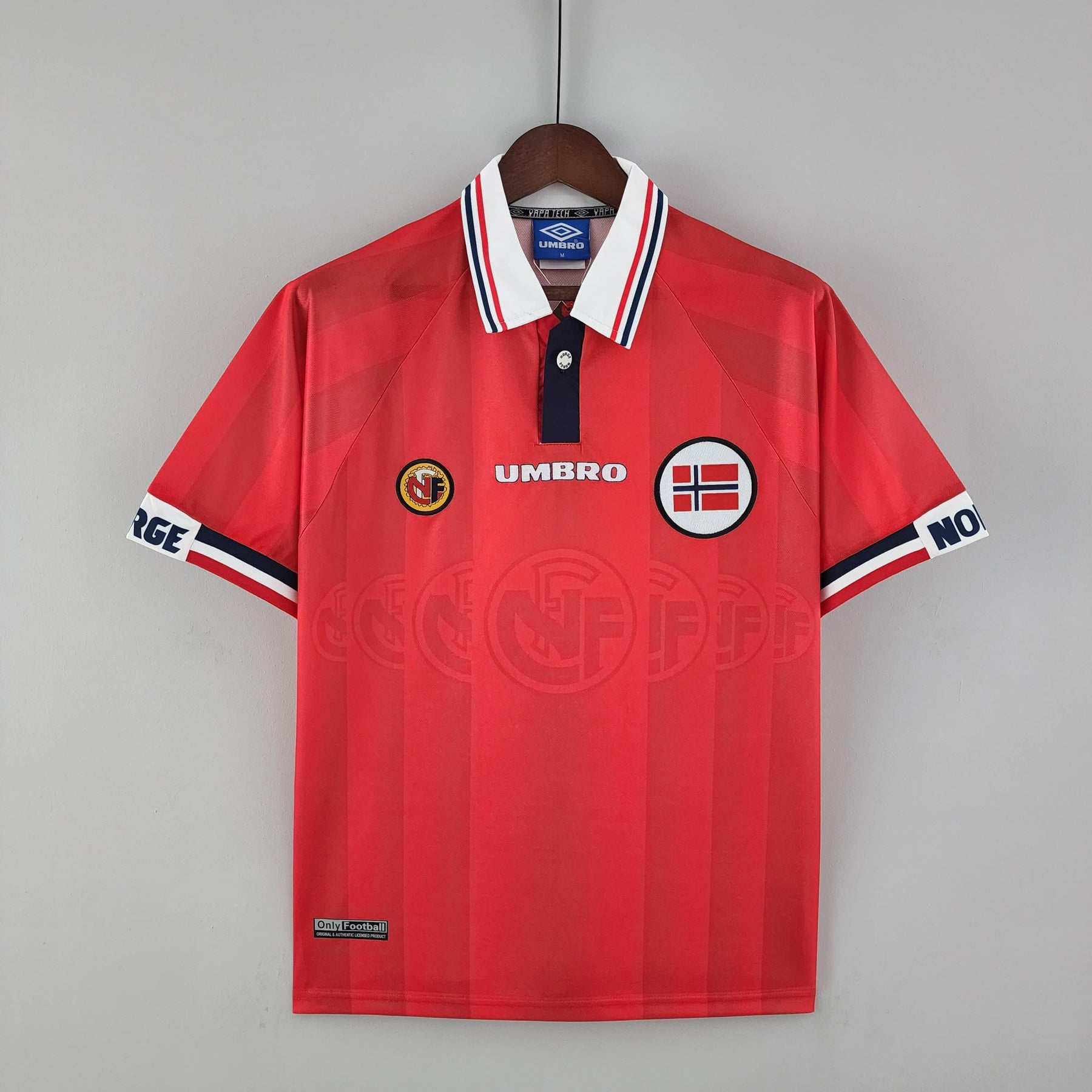 Camisa Dinamarca Home (1) 1998 Umbro Retrô Masculina