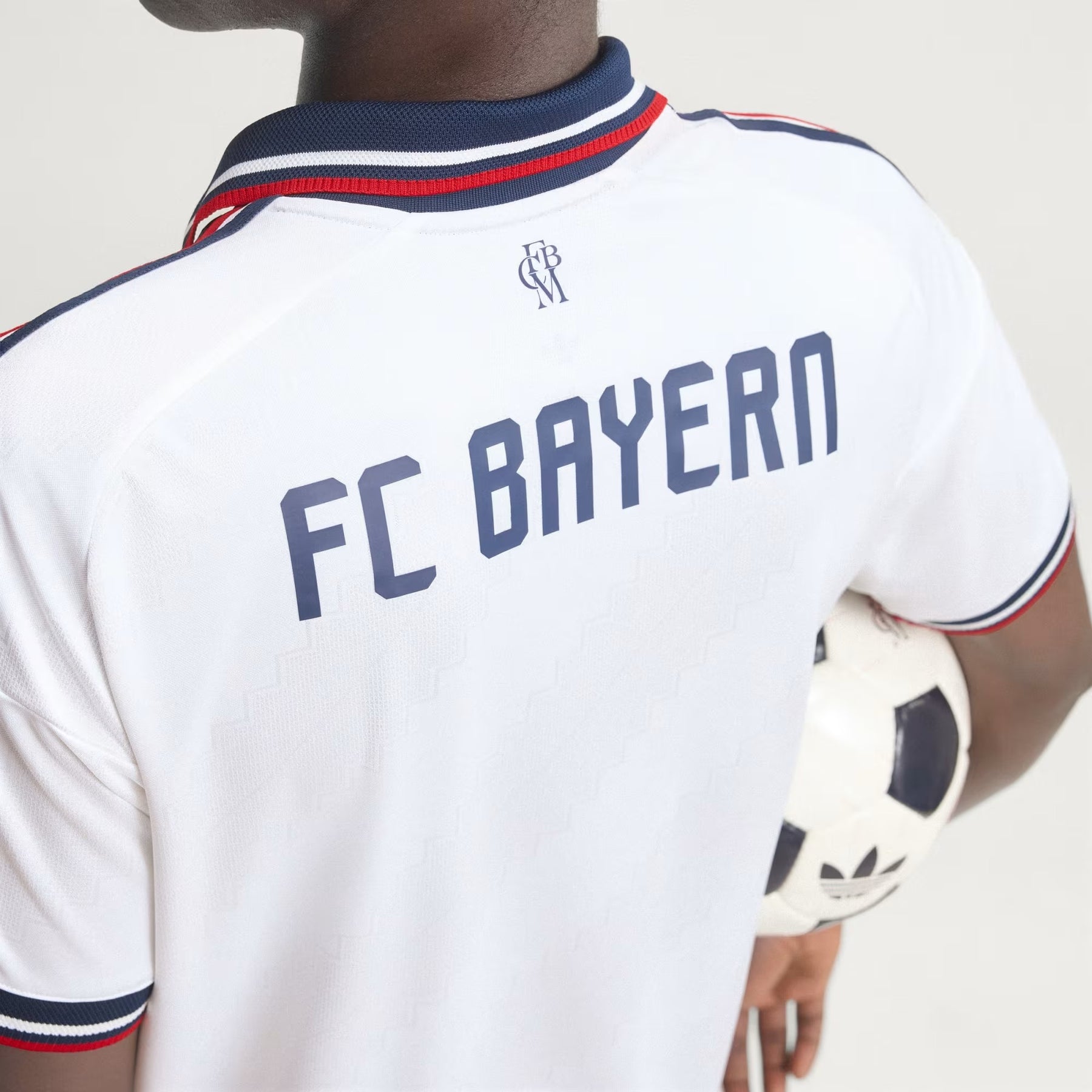 Camisa do Bayern de Munique 2026/27 II - Jogador