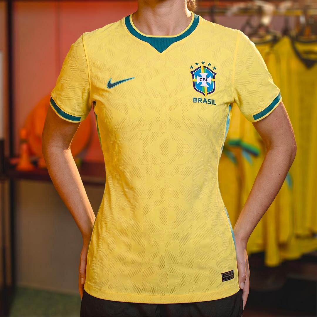Camisa Seleção Brasileira Titular 26-27 Player - Feminina